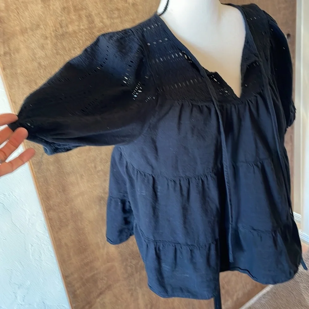 Old Navy black Eyelet Peasant Blouse